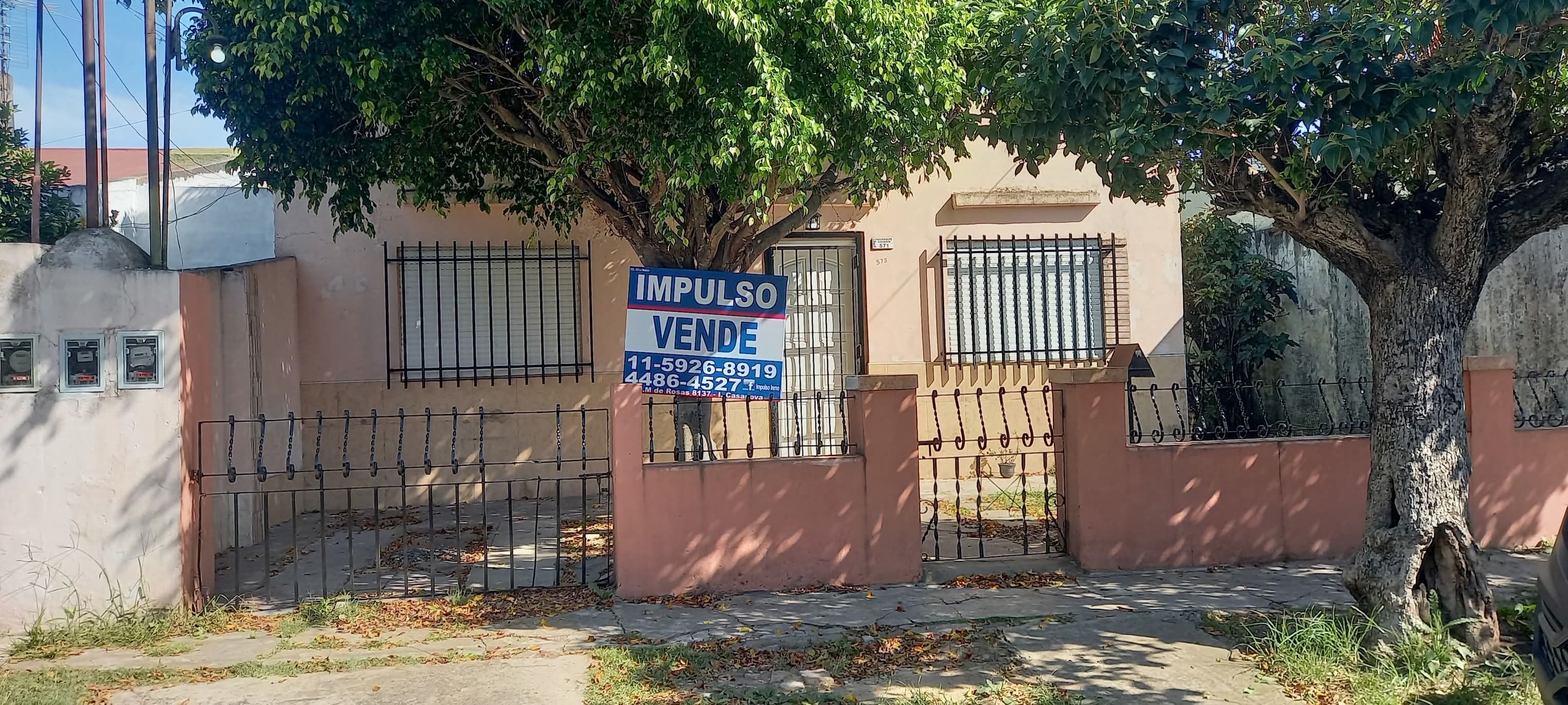 Casa multifamiliar (2 viviendas)